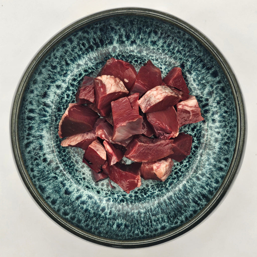 Schafherz geschnetzelt – eine BARF-Innerei für Hunde aus der Schweiz