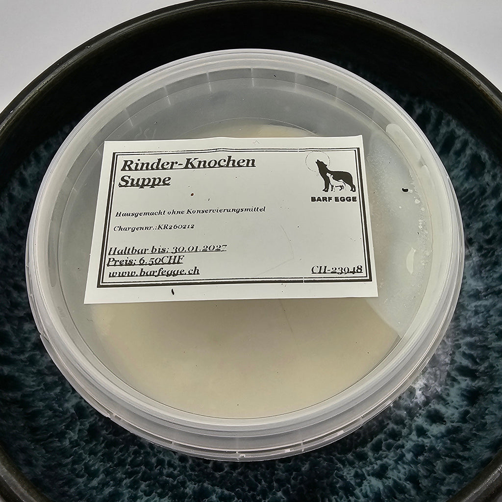 Knochensuppe Rind – ein BARF-Zusatz für Hunde aus der Ostschweiz