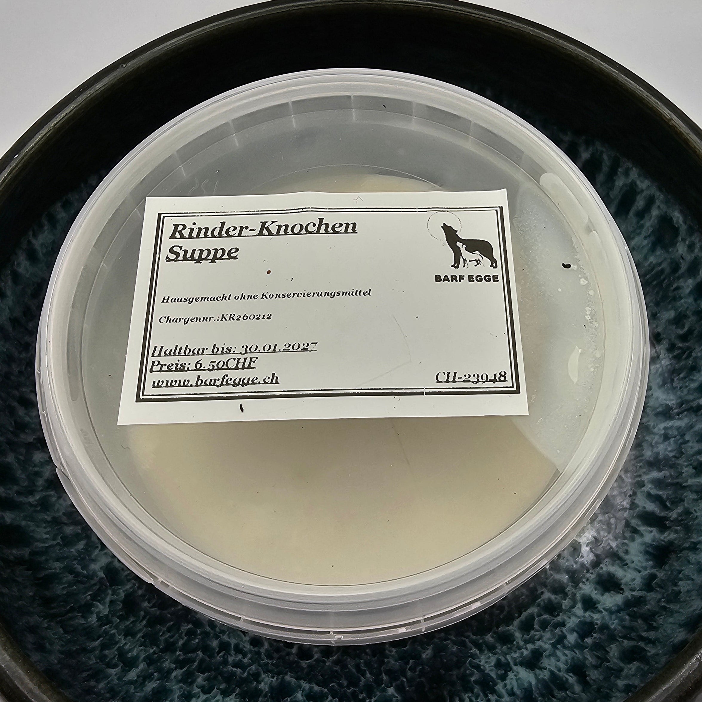 Knochensuppe Rind – ein BARF-Zusatz für Hunde aus der Ostschweiz