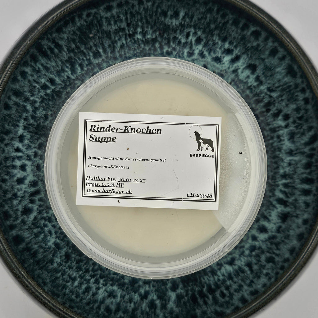 Knochensuppe Rind – ein BARF-Zusatz für Hunde aus der Ostschweiz