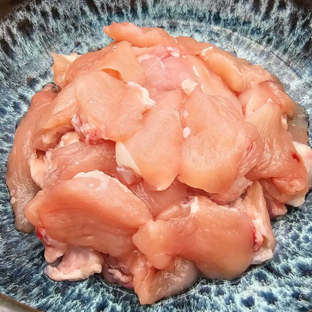 Pouletfleisch geschnetzelt – rohes Muskelfleisch für Hunde aus der Schweiz