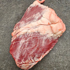 Rinderherz am Stück – rohes Muskelfleisch für Hunde aus der Ostschweiz