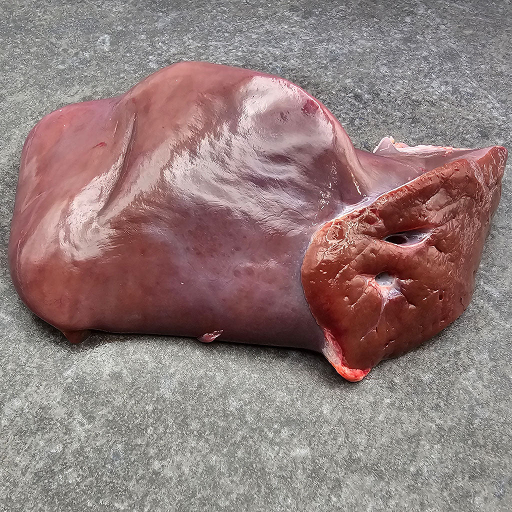 Rinderleber am Stück – eine BARF-Innerei für Hunde aus der Ostschweiz